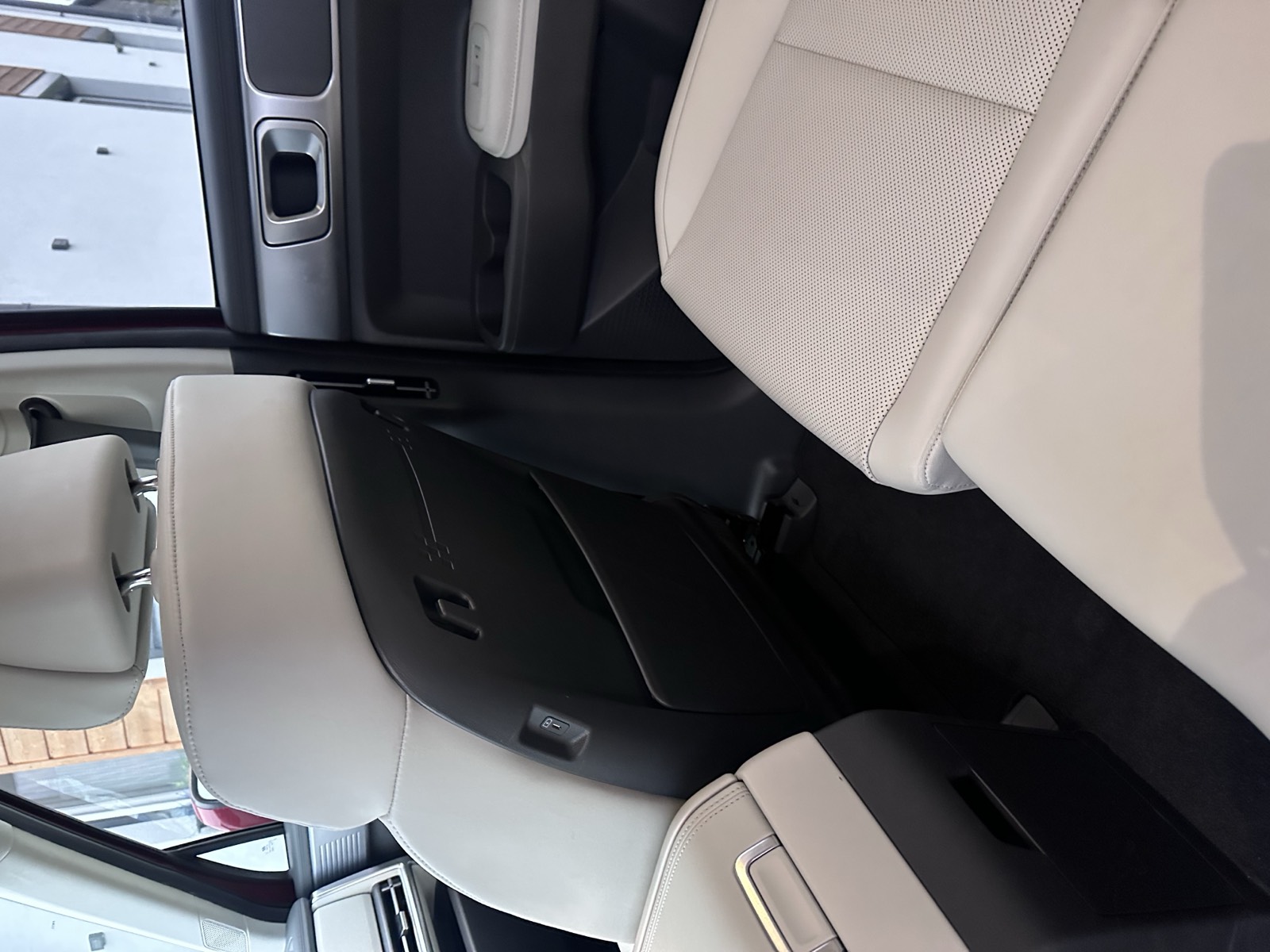 Beżowe skóry II rząd